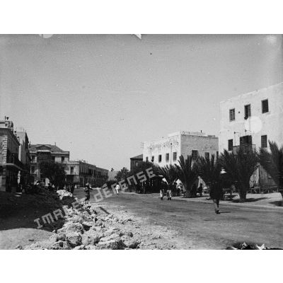 847. [Tunisie, 1902-1903. Une rue.]