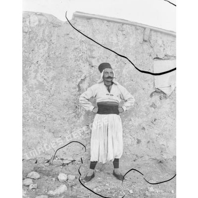 721. [Tunisie, 1902-1903. Portrait d'un militaire.]