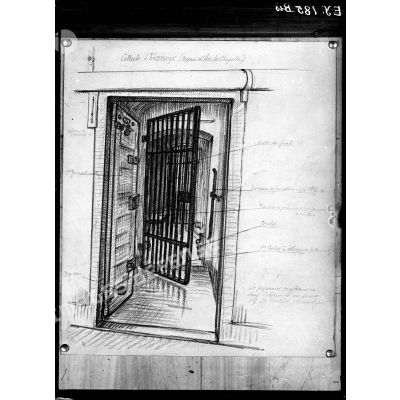 Une porte de cellule de la prison d'Aix-la-Chapelle. [légende d'origine]