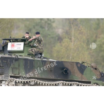 Un AMX-10 P du 8e RA (régiment d'artillerie) lors de la démonstration de matériel pour l'IHEDN à Mourmelon.
