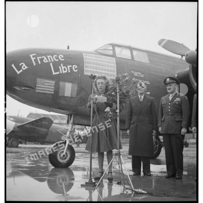 Allocution de Monique Rolland lors de la cérémonie officielle du baptême de l'avion France Libre le 25 octobre 1944, au Bourget.