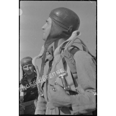 Portrait d'un moniteur parachutiste.
