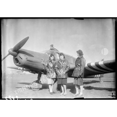 Départ imminent de trois femmes-pilotes pour Châteauroux à Issy-les-Moulineaux.