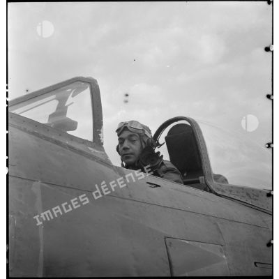 Pilote dans un P-47.