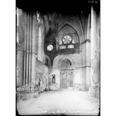 L'horloge de la cathédrale de Reims. [légende d'origine]