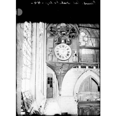 L'horloge de la cathédrale de Reims. [légende d'origine]