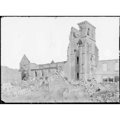 Maurupt-le-Montois, Marne, ruines des combats de septembre 1914. L'église en ruines. [légende d'origine]