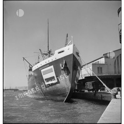 Le Grootekerk, cargo néerlandais, amarré dans le port de Marseille.