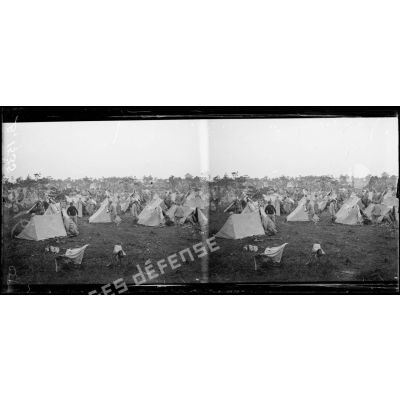Environs de Somme Bionne. Camp occupé par le 116e d'infanterie qui arrive de prendre Tahure, la butte de Tahure et la Brosse à dent. [légende d'origine]