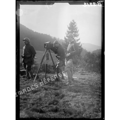 Vosges, manœuvres de chasseurs alpins, poste de télégraphie optique. [légende d’origine]