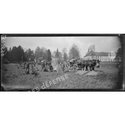 Longpont (Aisne), convoi anglais pendant une halte. [légende d’origine]