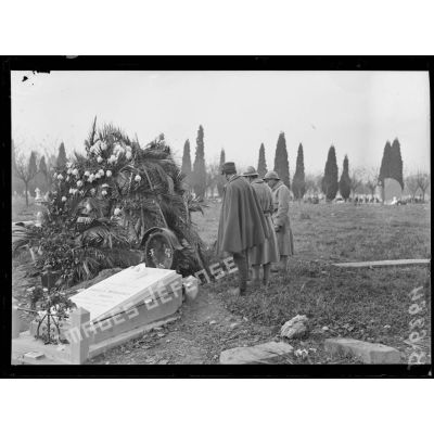 Milan (Italie). La tombe du soldat français au cimetière Musocco. [légende d'origine]