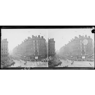 Lyon. Le 14 juillet 1918. Les troupes américaines défilent rue de la République. [légende d'origine]