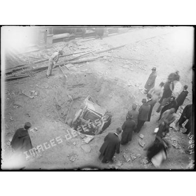Bombardement de Paris par les avions allemands dans la nuit du 8 au 9 mars 1918. 4 rue Drouot. [légende d'origine]