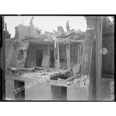Paris, bombardement par canon les 28, 29 et 30 mai 1918. [légende d'origine]