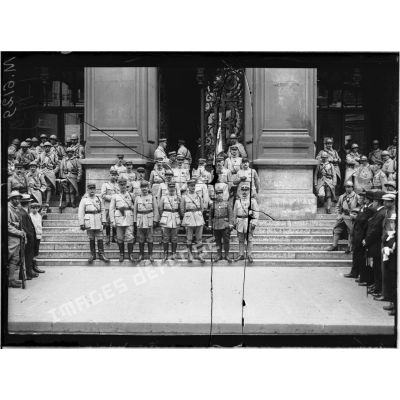 Paris, Le défilé du 14 juillet 1919. Les chefs du 10e corps. [légende d'origine]