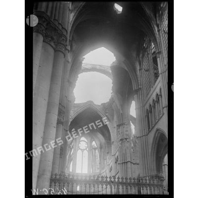Reims, la cathédrale. Les voûtes du transept. [légende d'origine]