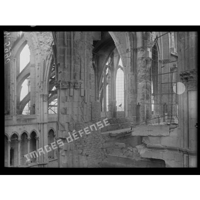 Reims, la cathédrale. Le pilier du transept sud. [légende d'origine]