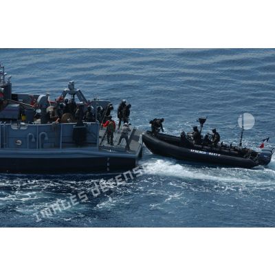 Commandos marine à bord de leur embarcation lors de l'exercice Panamax.
