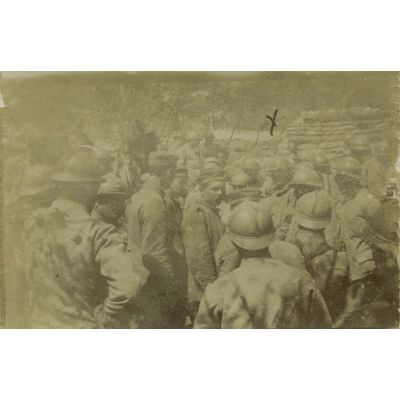 PC du colonel cote 120. Mai 1917. Arrivée des prisonniers vers le PC. Attaque de la ferme de Menejan. [légende d'origine]
