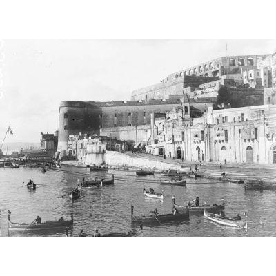 Ile de Malte. La Valette. Le château et le port. [légende d'origine]