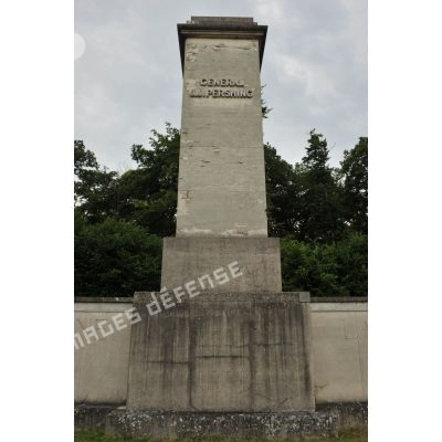 Monument érigé en l'honneur du général Pershing dans le cimetière des Gonards à Versailles.