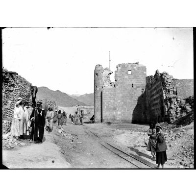 Akaba (Arabie). Le fort démoli. [légende d'origine]
