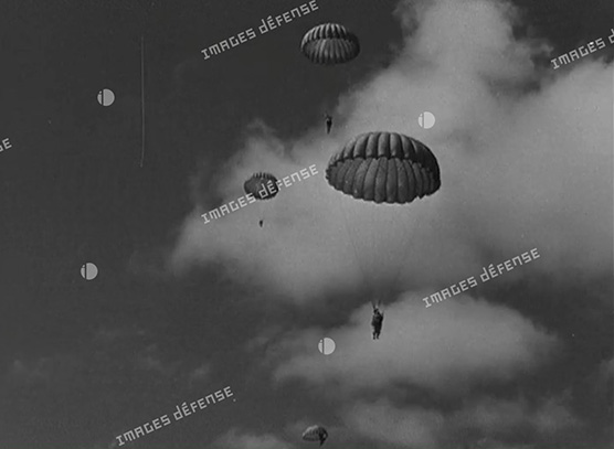 Parachutistes du corps expéditionnaire pendant la bataille d'Hoa Binh