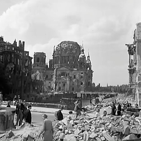 Vue de Berlin en ruines en 1945 après l'armistice